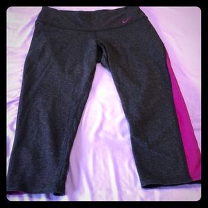 Nike capri